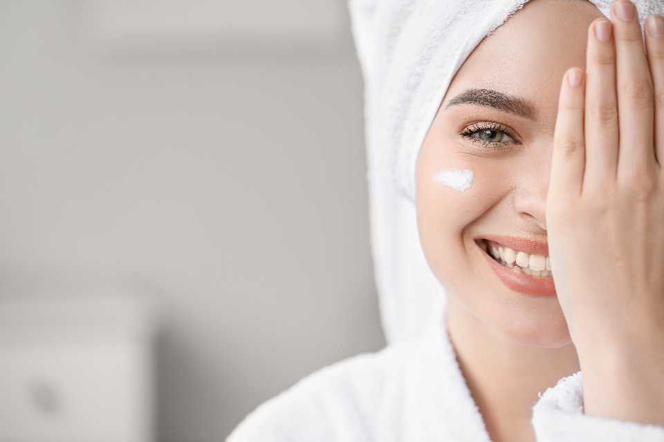 چرا ژل گونه سالها میماند ولی ژل لب یکسالگی محو میشود؟